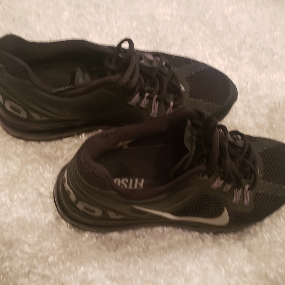 Women's Nike Air Max Plus Running Sneakers - Picture 3 of 10